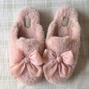 UGG Plush Addison Velvet Bow  Women's Slippers in Light Pink